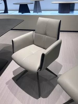 Стул STIG 360 град. поворот.  HF017-11 / HF017-12 Бежевый, экокожа / Черный каркас, ®DISAUR