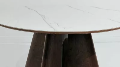 Стол КАПРИКОРН (CAPRICORN) 120 цвет Белый мрамор (WHITE MARBLE), керамика / орех темный