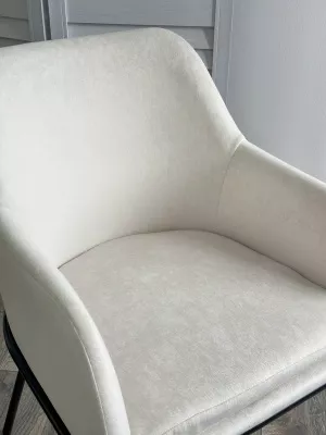 Стул АЛИСТЕР, цвет RAIN 1 молочный велюр / черный каркас