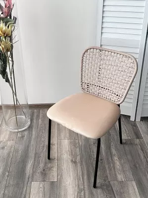 Стул JUNO G062-03 светлый беж, велюр / черный каркас М-City