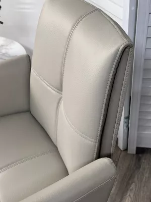 Стул STIG 360 град. поворот.  HF017-11 / HF017-12 Бежевый, экокожа / Черный каркас, ®DISAUR